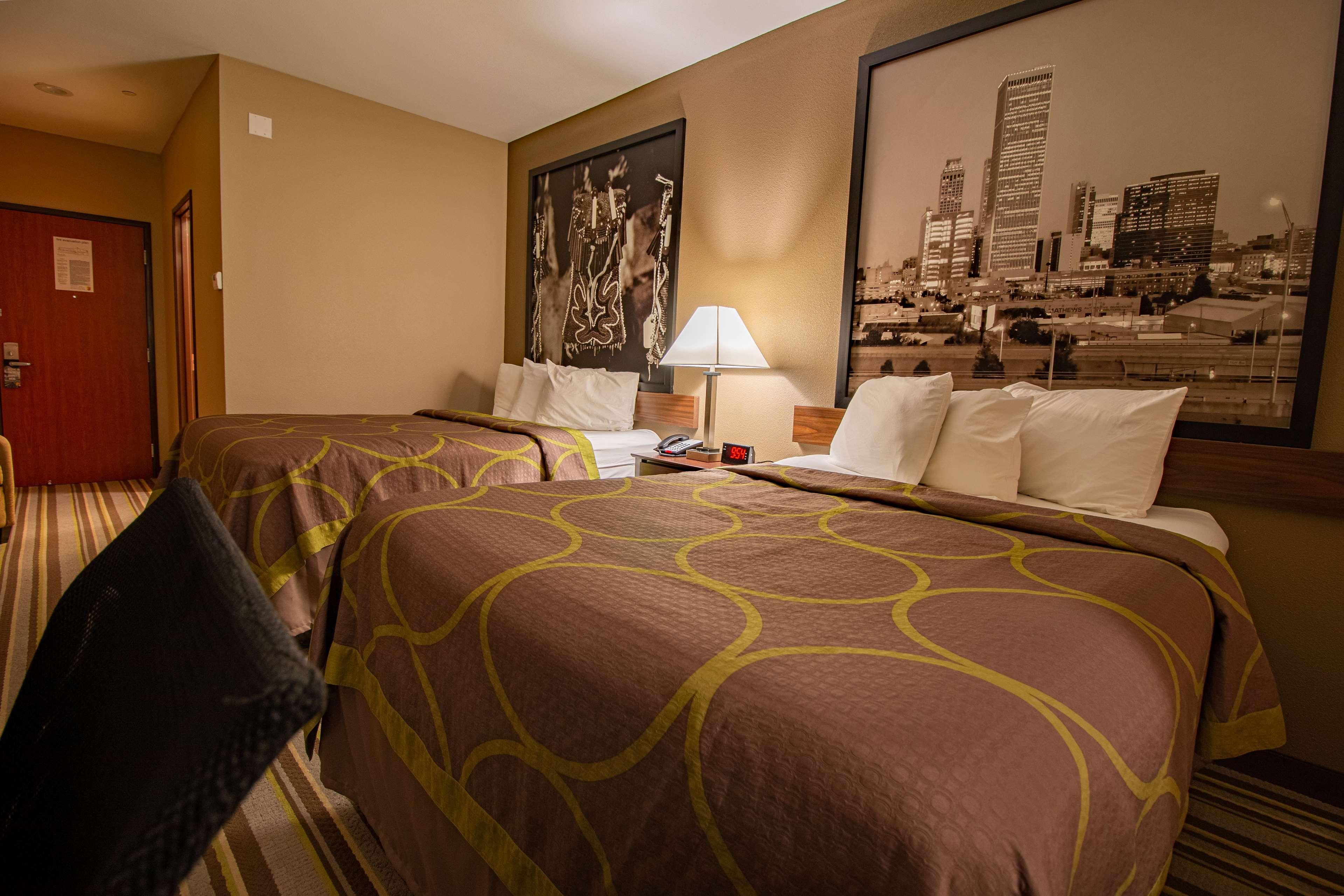 Surestay Plus Hotel By Best Western Owasso Tulsa North Стая снимка