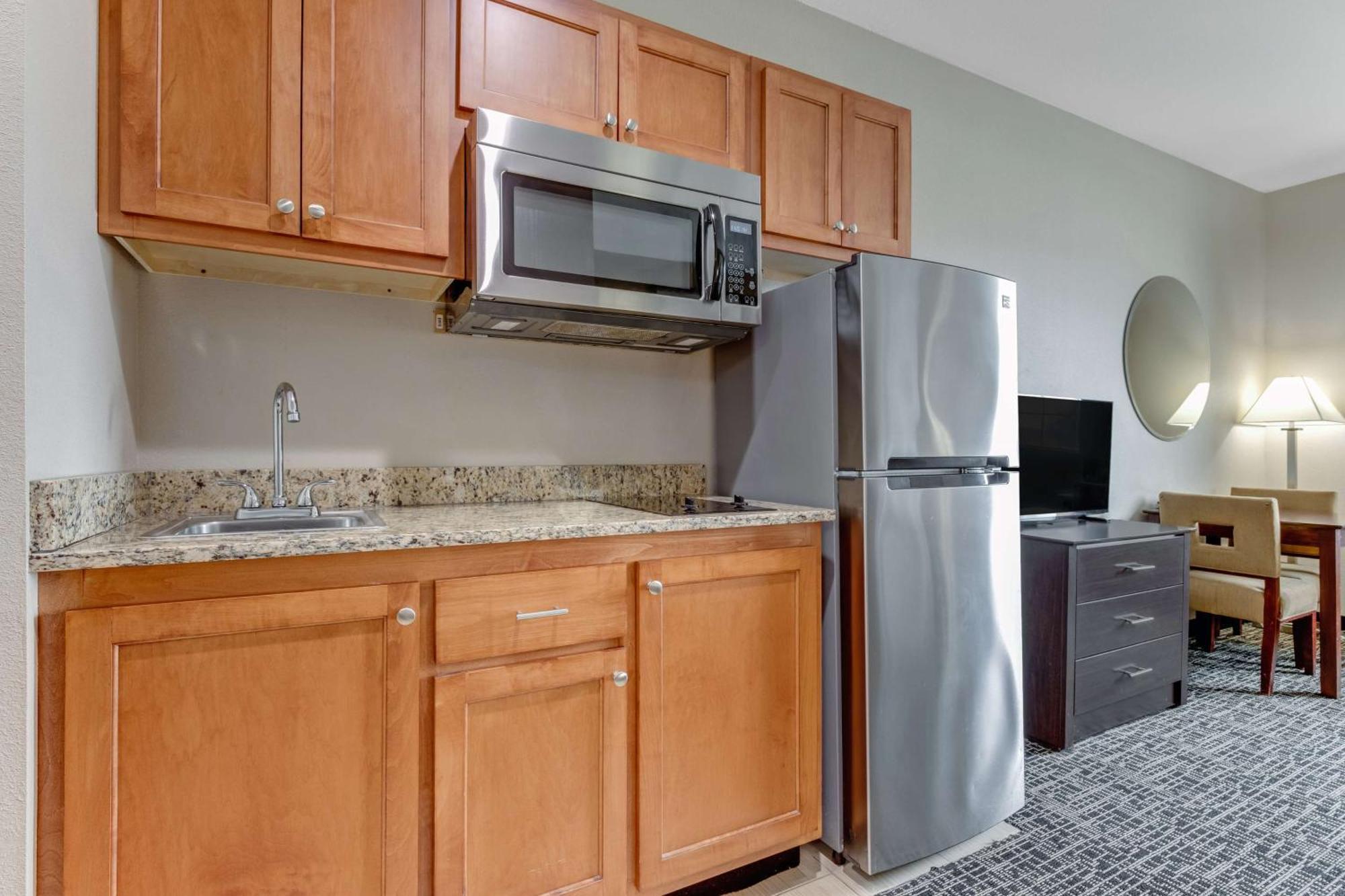 Surestay Plus Hotel By Best Western Owasso Tulsa North Екстериор снимка