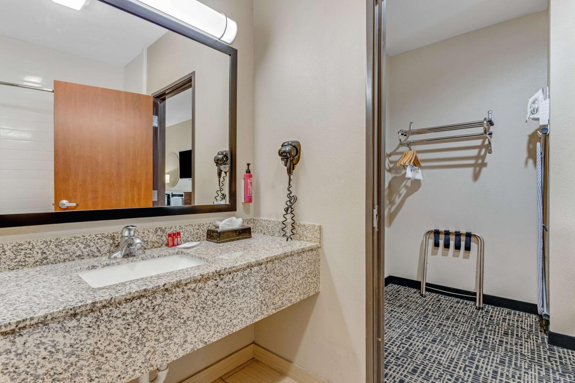 Surestay Plus Hotel By Best Western Owasso Tulsa North Екстериор снимка